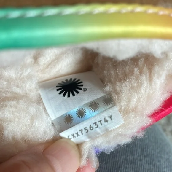 🆕 UGG 🌈 Classic Short II Chestnut Rainbow Shearling Lined Boots Size 1 - Picture 8 of 9